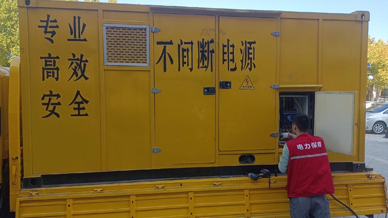 鄂尔多斯柴油发电机组和UPS电源配合使用时，如何避免切换过程中的电力中断？
