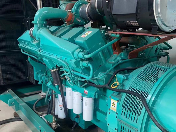 鄂尔多斯更换100kW柴油发电机组机油时，需要注意哪些事项？